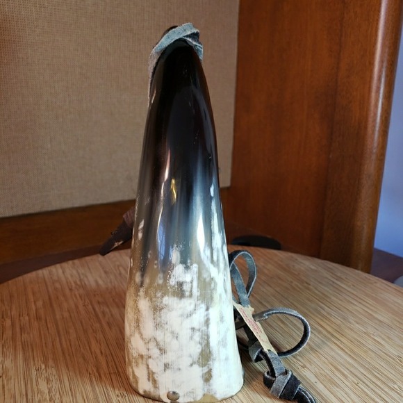 Vtg THE CHEROKEES 3 Pc 11" Powder Horn & Measurer w/Leather Strap & Wood Plug - Picture 7 of 16